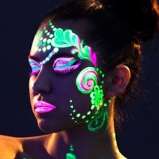 Maquillage fluorescent