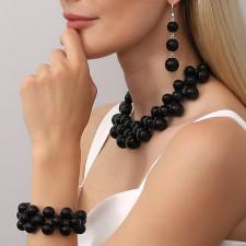 Colliers, boucles d'oreilles et bracelets