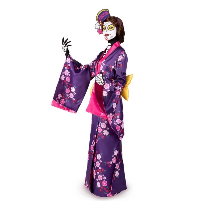 Foto lateral/trasera del modelo de Costume Mariko
