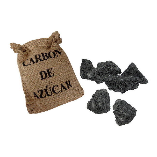 Vista frontal del charbon de bois dans un sac de 100 g en stock