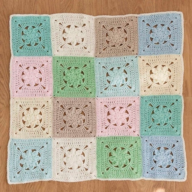 Foto detallada de kit de laine Bunny Blanket baby love - Katia