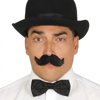 Moustache noire avec pointes vers le haut