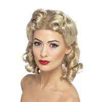 Perruque blonde avec des boucles des années 40