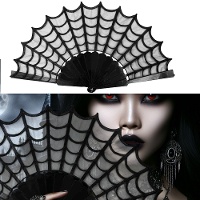 Éventail gothique en toile d'araignée