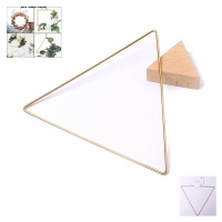 Triangle en métal doré 30 cm - 1 pièce