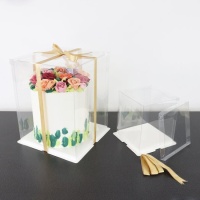 Boîte à gâteaux transparente avec noeud 15 x 15 x 18 cm - PME