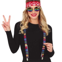Tenue hippie avec bretelles, lunettes et ruban