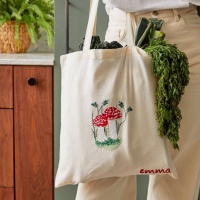 Kit de broderie avec boîte cadeau - Champignons pour sac à main - DMC