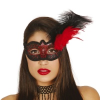 Masque rouge et noir avec plume