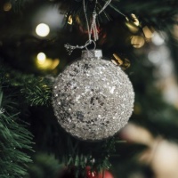 Boules de Noël argentées de 8 cm - 12 pcs.