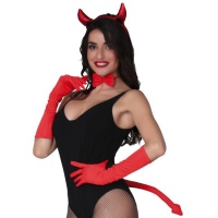 Tenue de diablesse rouge avec bandeau, noeud papillon et traîne