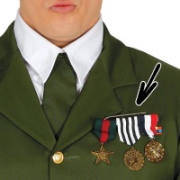 Un must avec 3 médailles militaires