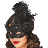 Masque en dentelle et plumes noires