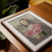 Kit de broderie - Mona Lisa et Bouquets de pivoines - DMC