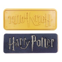 Marqueur et cutter pour le logo Harry Potter