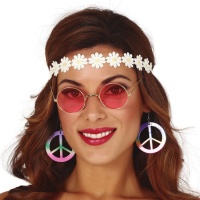 Tenue hippie avec bandeau, boucles d'oreilles et lunettes
