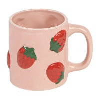 Tasse coquette rose 410 ml à fraises en relief