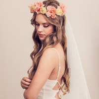 Couronne de fleurs roses avec voile de 17 cm - PartyDeco